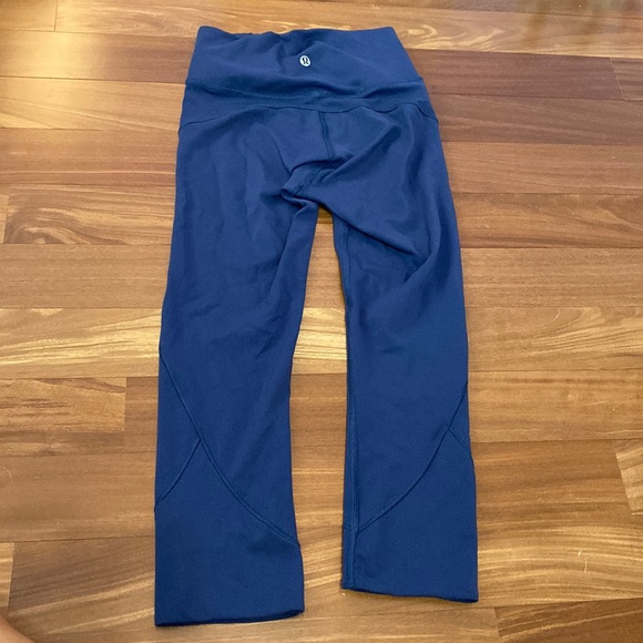 lululemon cropped leggings - Picture 2 of 4